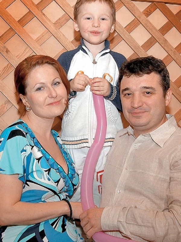 Максим Калинин с женой Натальей и сыном Николаем