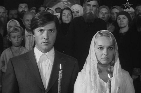 Евгений и Наталья в фильме «Рожденная революцией»