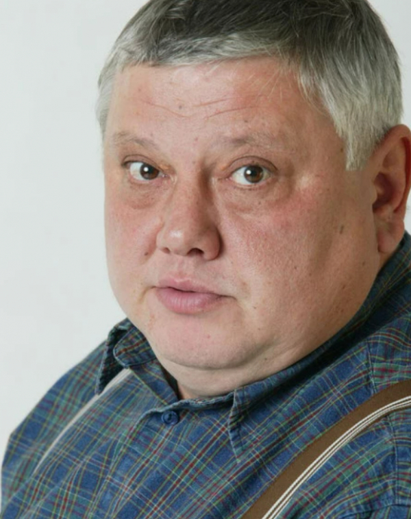 Актер Сергей Серов
