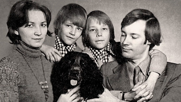 Владимир и Алла Конкины с сыновьями